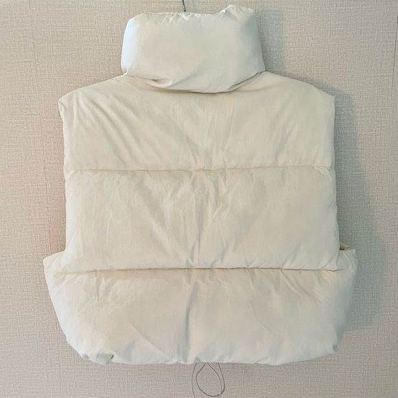 Ivory Boxy Puffer Vest, Medium, Polyester Fill, Zip Front, Drawstring, P… - Picture 4 of 11